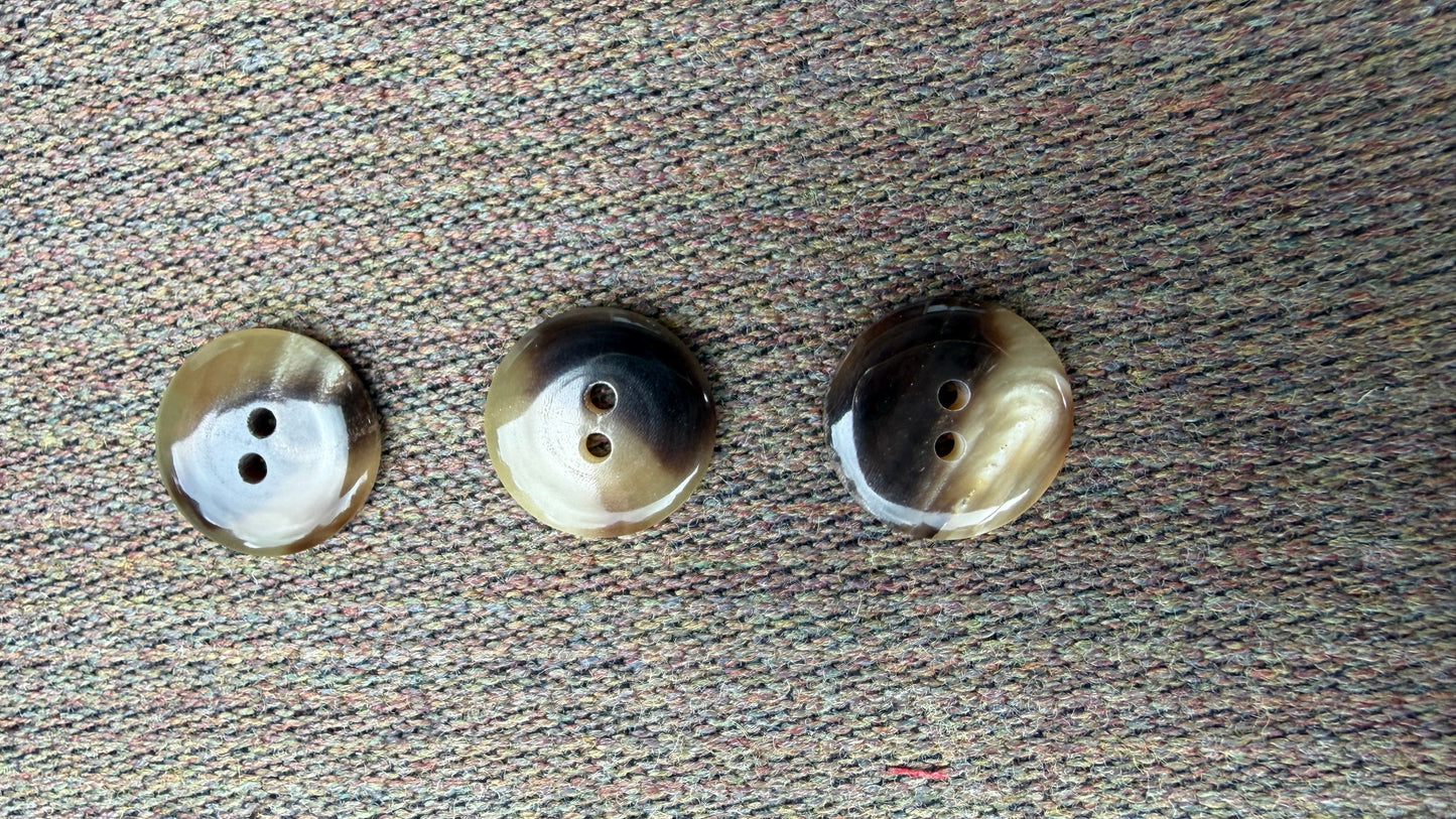 Casual Buffalo Horn Button