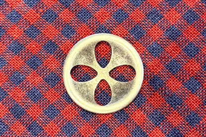 Metal Petal Button